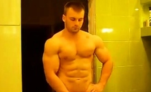 RUSSIAN BODYBUILDER STRIP AND CUM