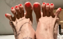 Amateur porn Gives Us Some Foot Fetish Aurora