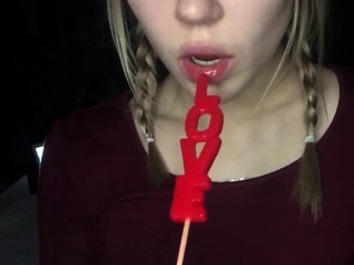 Babe sucks candy