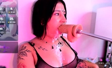 Webcam fun mature brunette with toys cum on cam