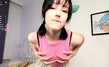 Hot Amateur Webcam Teen Masturbates For Their Fans
