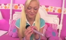Lil Lexy Brush inserted pussy