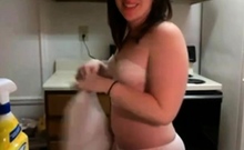 Adult Webcam Fun In The Kitchen