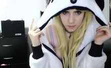 Blonde teen Sierras first erotic masturbation video