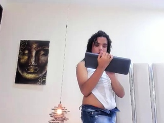 Brunette Solo Webcam Masturbation