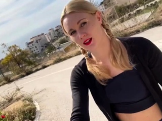 Ivy Roses - Naked in the Middle of the Road